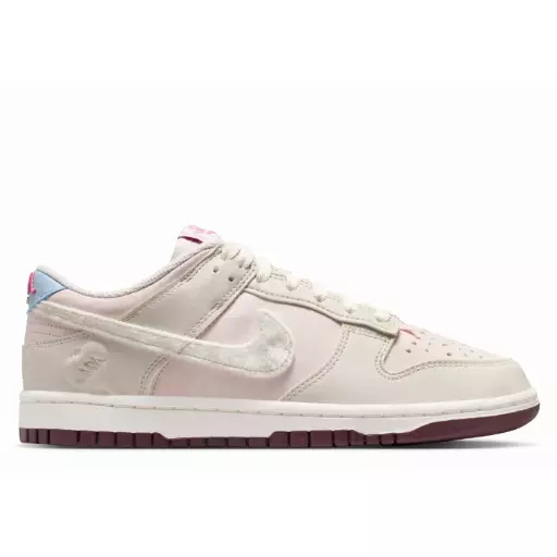 Nike Dunk Low Valentine's Day 