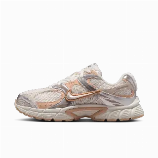 Nike V5 RNR damesschoenen met accenten met reflecterend design - Grijs