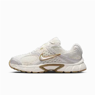 Nike V5 RNR damesschoenen met accenten met reflecterend design - Wit