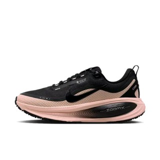 Nike Vomero 18 GORE-TEX waterdichte hardloopschoenen met reflecterende accenten voor dames (straat) - Zwart