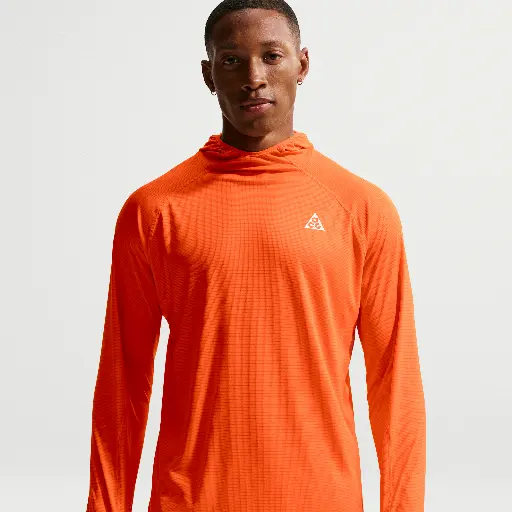 Nike ACG ‘Solar Chase’ Dri-FIT trailrunningtop met capuchon en UV-bescherming voor heren - Oranje