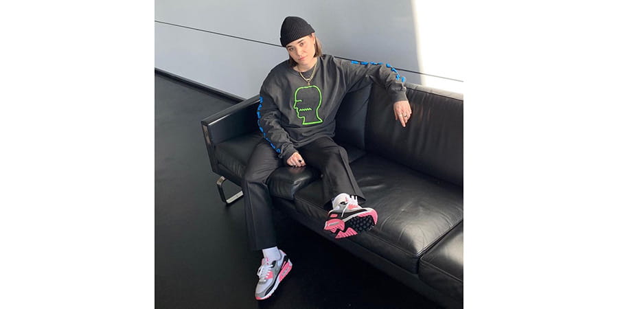 Air Max met simpele kleuren stijl